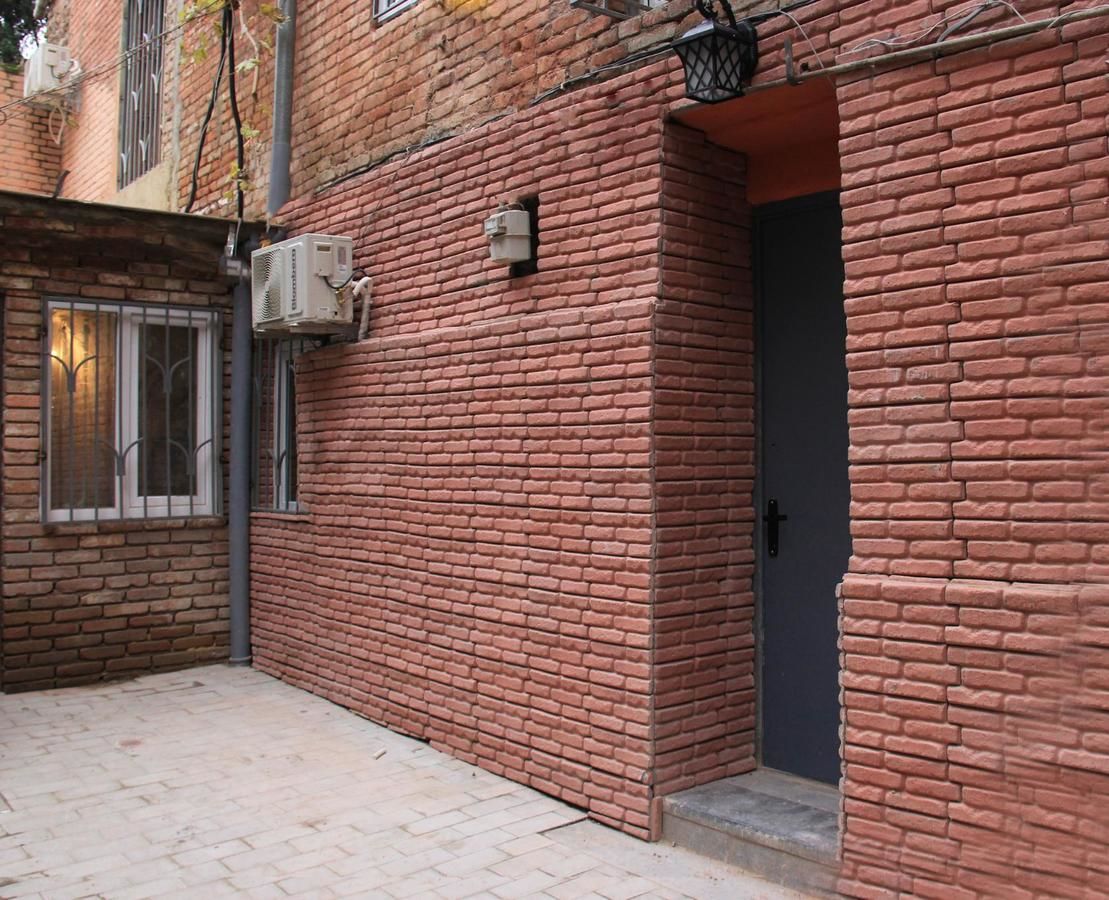 Отели типа «постель и завтрак» HOME 6 Тбилиси-35