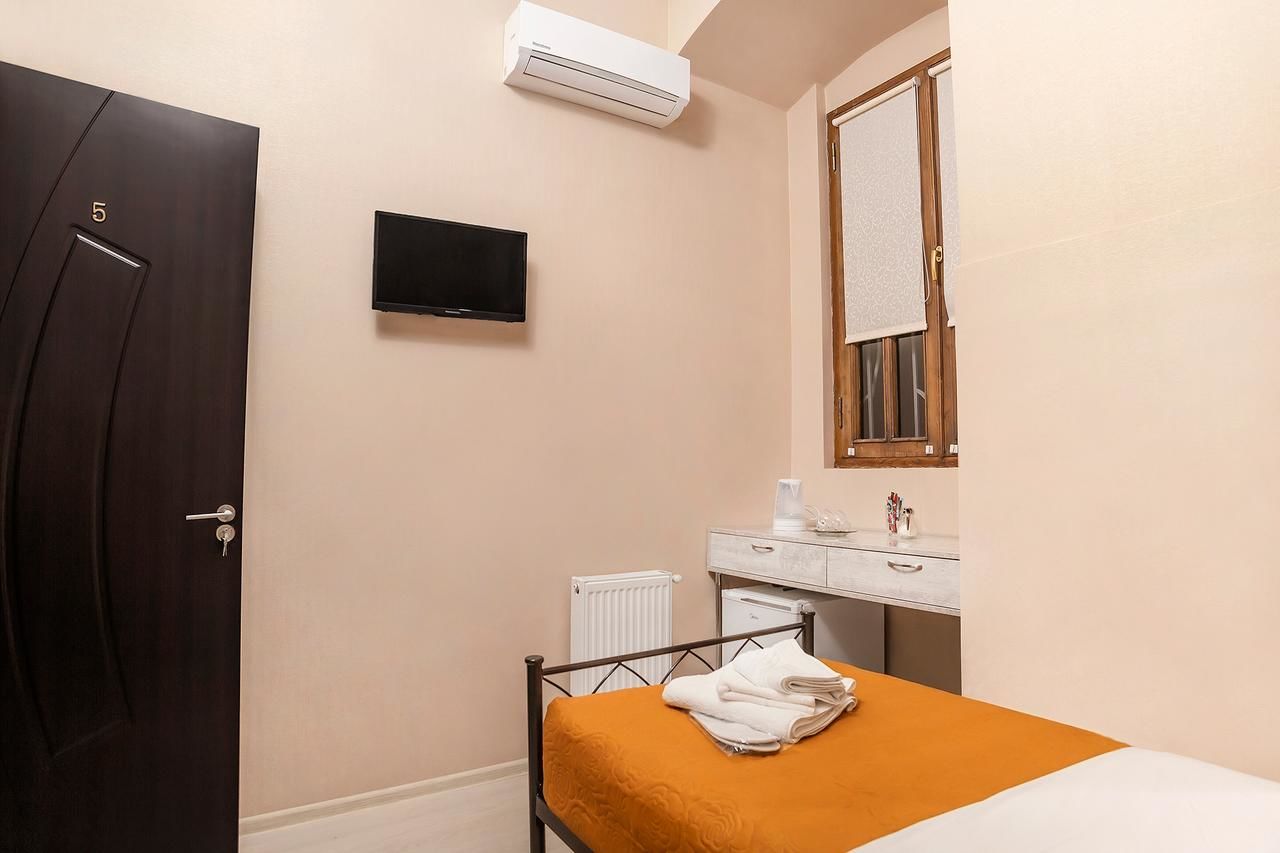 Отели типа «постель и завтрак» HOME 6 Тбилиси